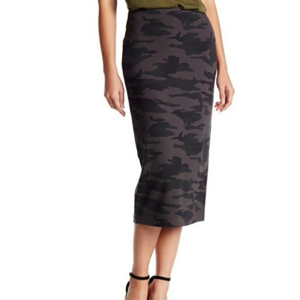 NWT- Sanctuary Camo Ponte Skirt from Nordstrom Rack- XS
